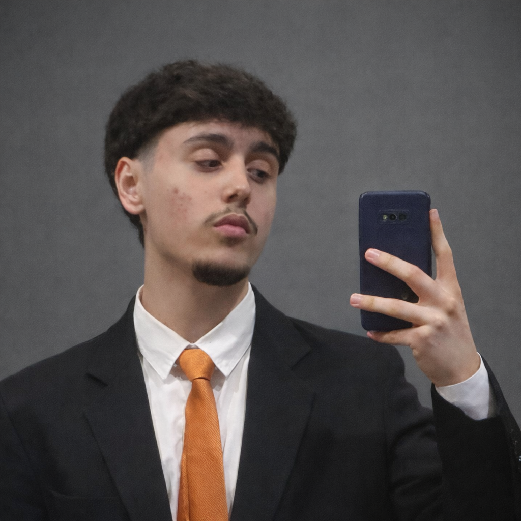 Portrait of Matheus Oliveira